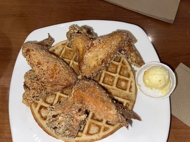 Dame's Chicken & Waffles